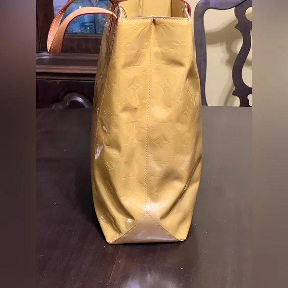 Authentic Louis Vuitton Monogram Vernis Reade MM Tote Bag - Picture 8 of 13